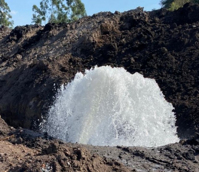 ROMPIMENTO DE ADUTORA  PODERÁ AFETAR ABASTECIMENTO DE ÁGUA DO MEIA LUA E REGIÃO ATÉ TERÇA (11)