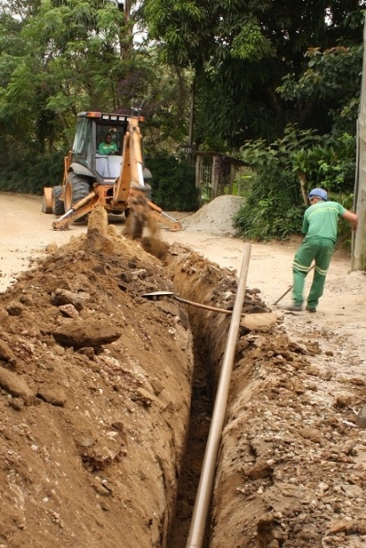 SAAE amplia rede de água para a Estrada Dona Mercedes