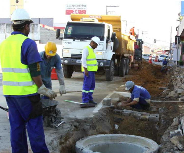 Obra da nova adutora afeta abastecimento em três bairros