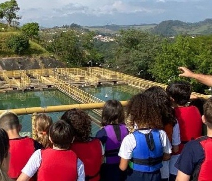 SAAE recebe alunos do Instituto Máximo na Estação de Tratamento de Água Central